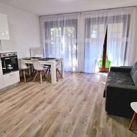 Holiday Residence With Private Garden Εξωτερικό φωτογραφία