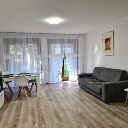Holiday Residence With Private Garden Εξωτερικό φωτογραφία